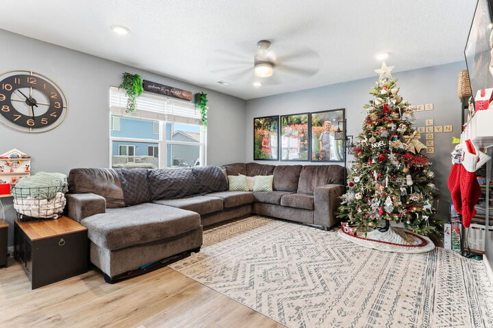 Property Photo:  713 Elizabeth Ln NW  IA 50035 