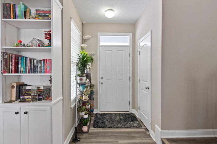 Property Photo: 354 Glen Crossing Drive OH 43062