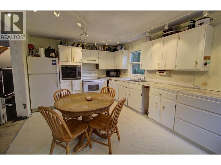 Property Photo: 7802 Brydges Road BC V0G 1K0