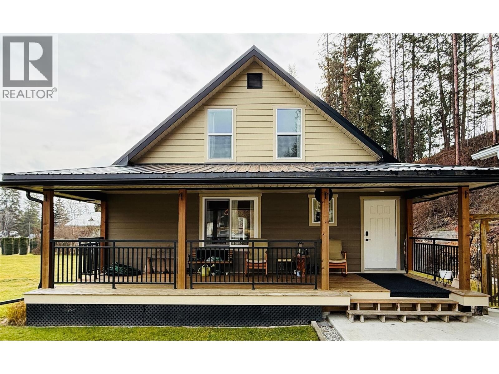 Property Photo: 311 302nd Avenue BC V1A 3G5