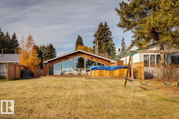 Property Photo: 129 1 Avenue AB T0E 2B0