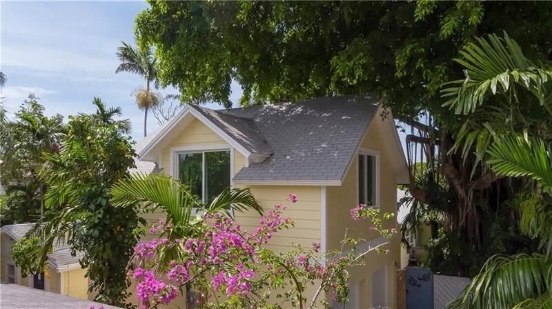 Property Photo:  824 NE 17th Way  FL 33304 