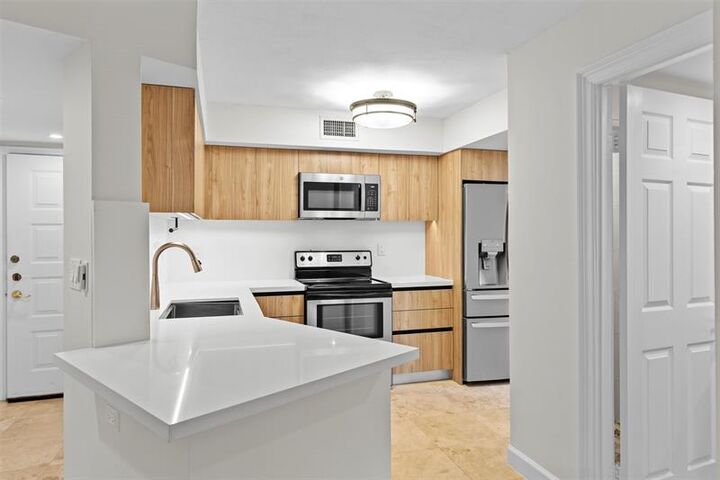 Property Photo: 1280 S Alhambra Cir 2112 FL 33146