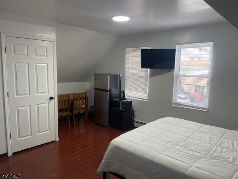 Property Photo:  2420 E Edgar Rd 3  NJ 07036 