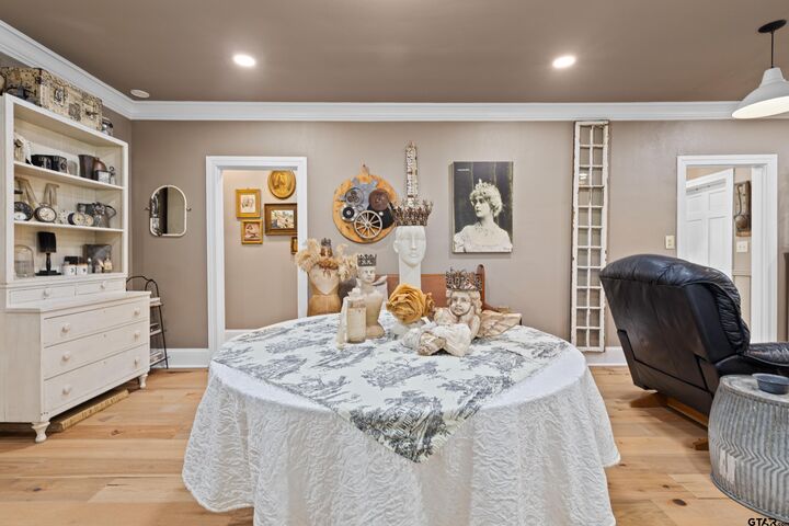 Property Photo:  918 N Montgomery St  TX 75644 