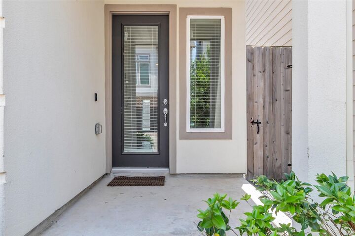 Property Photo: 144 Knightsbridge Park Lane TX 77018