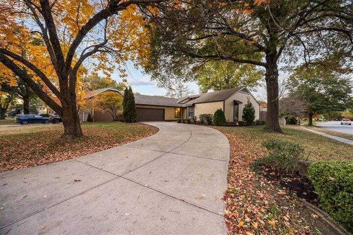 Property Photo:  2300 W Post Oak Road  KS 66061 