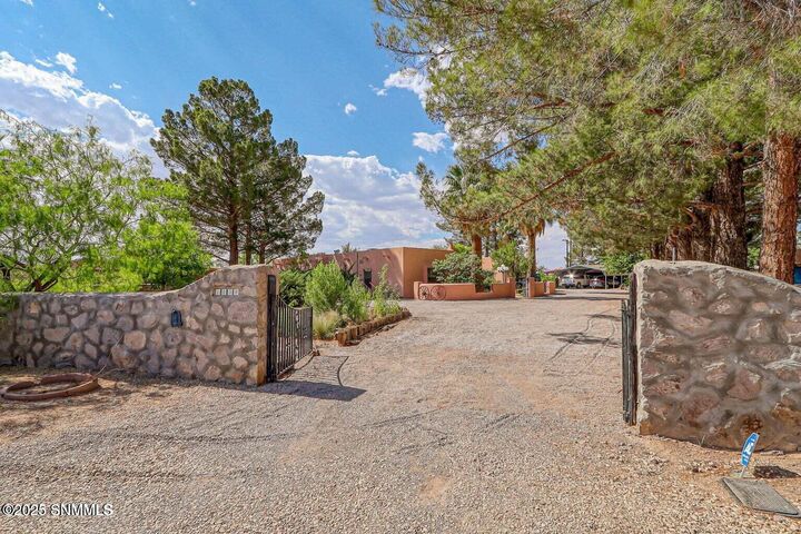 Property Photo:  1050 Marilissa Lane  NM 88005 