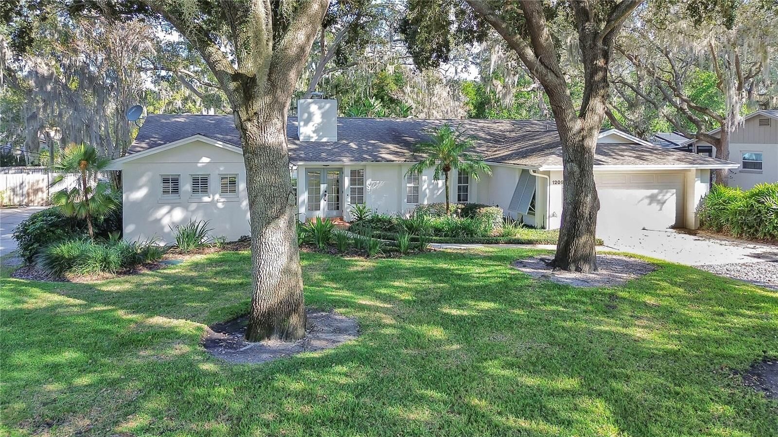 Property Photo: 1209 Main Street FL 34786