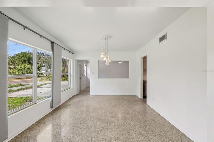 Property Photo: 1601 Triangle Avenue FL 32806