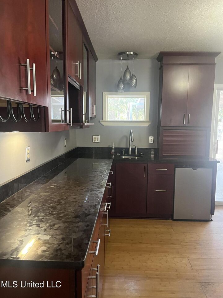 Property Photo: 4221 N Londontown Road MS 39581