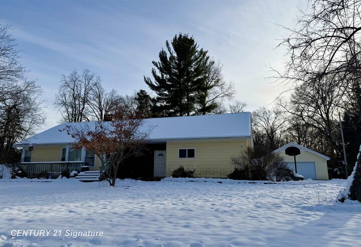 Property Photo: 3280 Dixie Court MI 48601