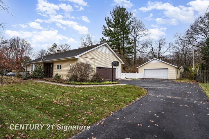 Property Photo: 3280 Dixie Court MI 48601