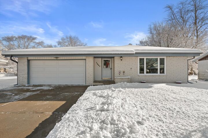 Property Photo: 7443 Blackhawk Dr WI 53402