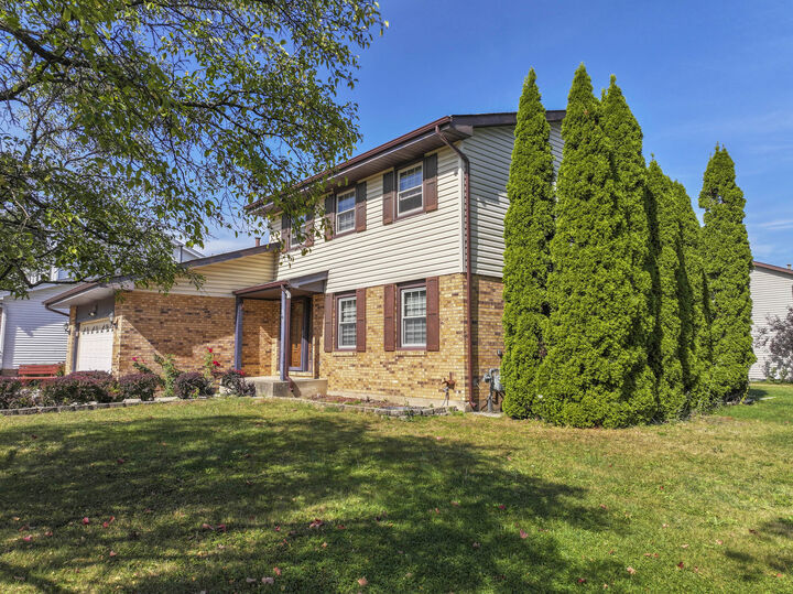 Property Photo:  620 S Point Drive  IL 60193 