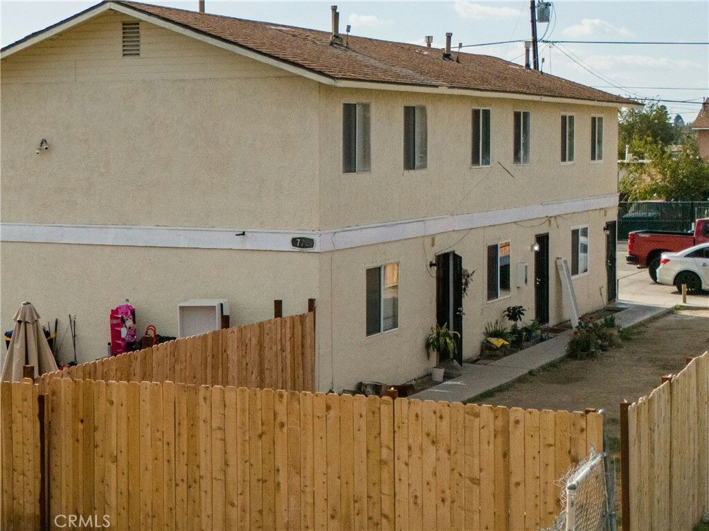 Property Photo: 722 S Williams CA 93307