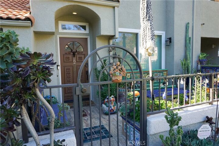 Property Photo:  22350 Heritage Pass  CA 91311 