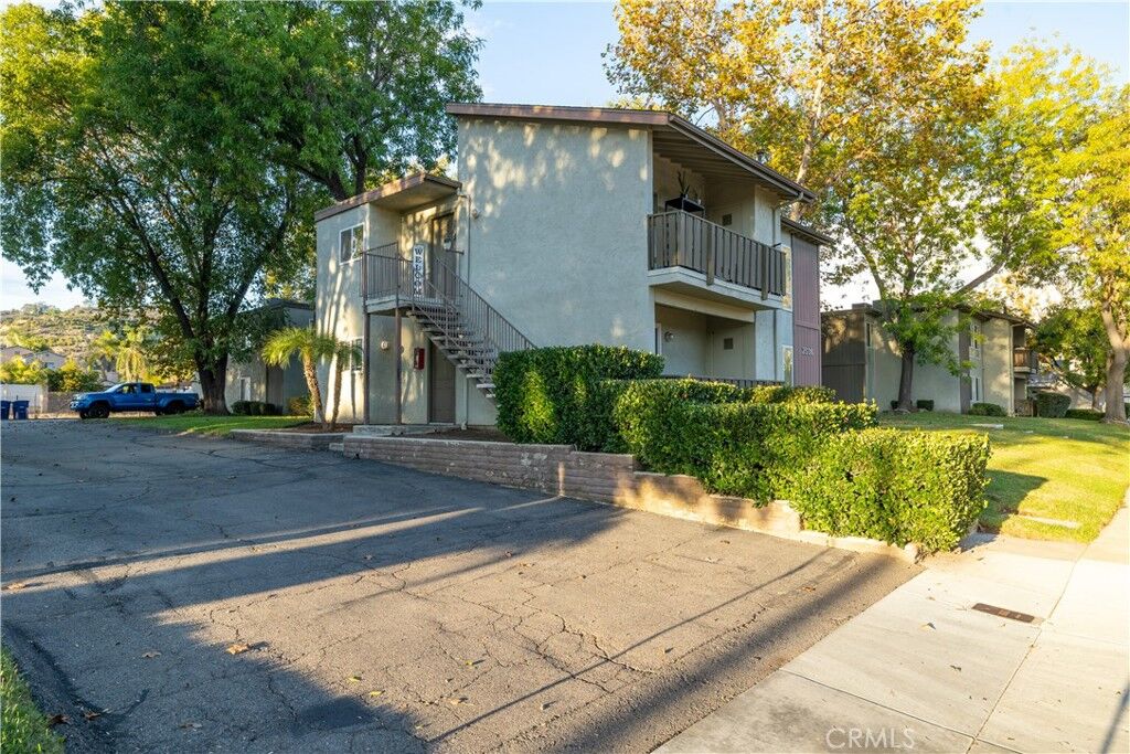 Property Photo:  2536 White Oak 2  CA 92027 