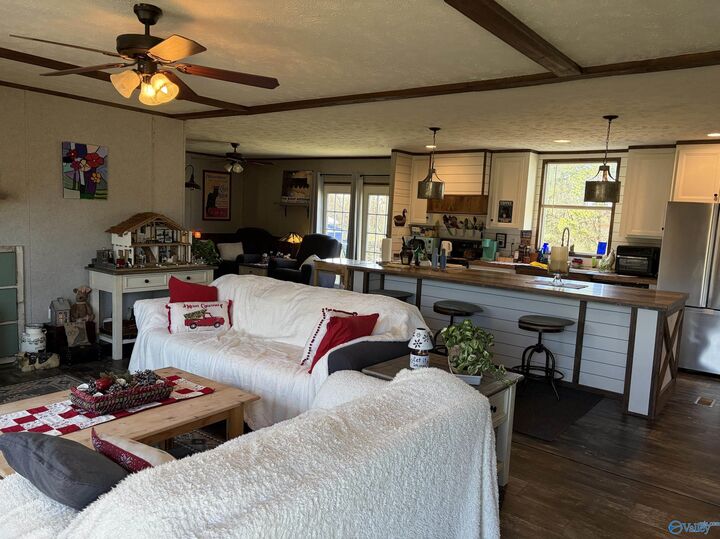 Property Photo: 210 County Road 1762 AL 35019