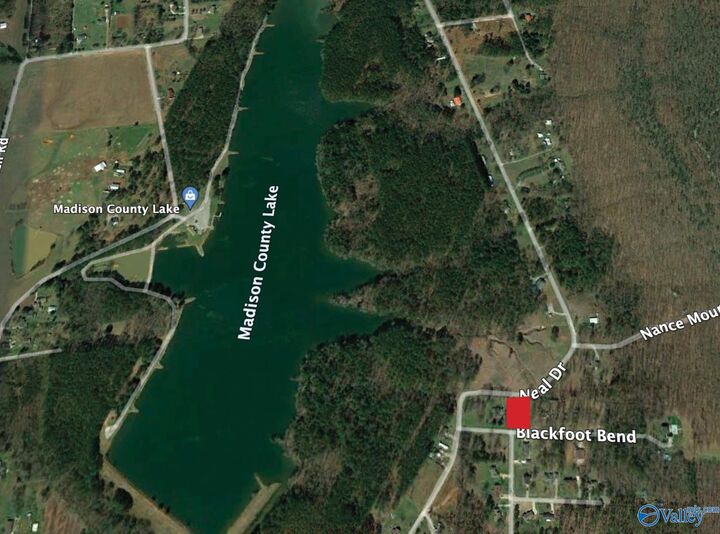 Property Photo: 105 Blackfoot Bend AL 35748