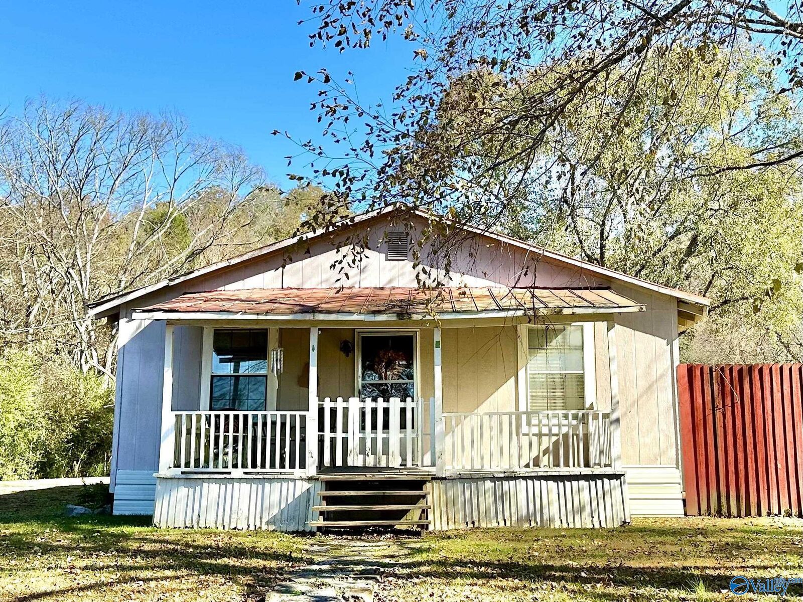 Property Photo:  140 Happiness Drive  AL 35768 