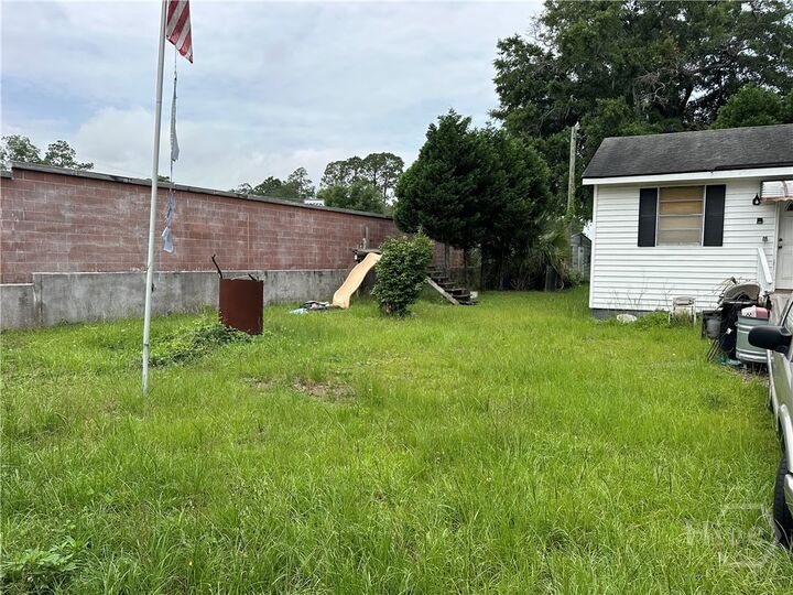 Property Photo: 207 Godsells Street GA 31405