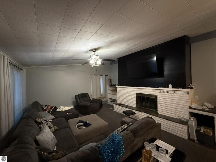 Property Photo:  905 E Gaylord Street  MI 48858 