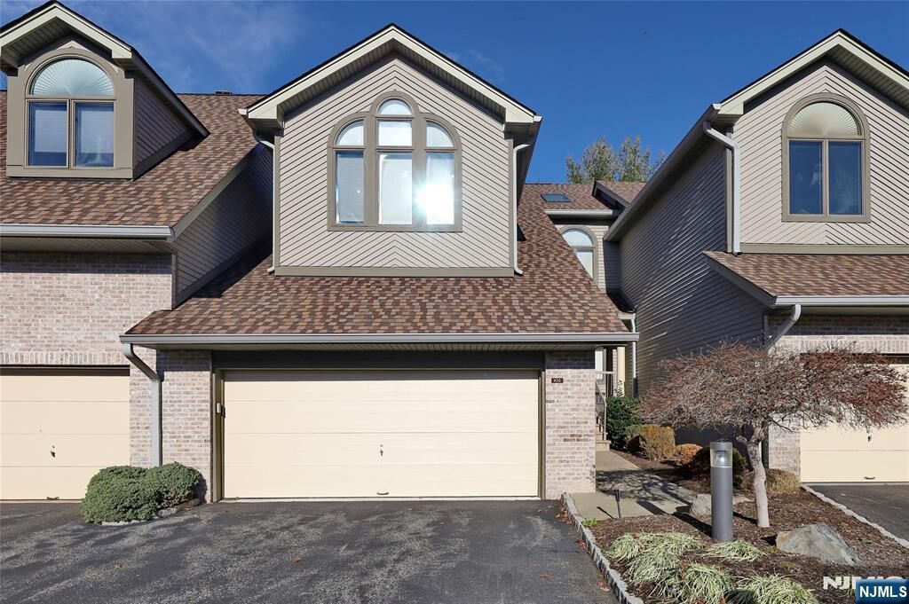 Property Photo:  102 Aspen Court T002  NJ 07648 