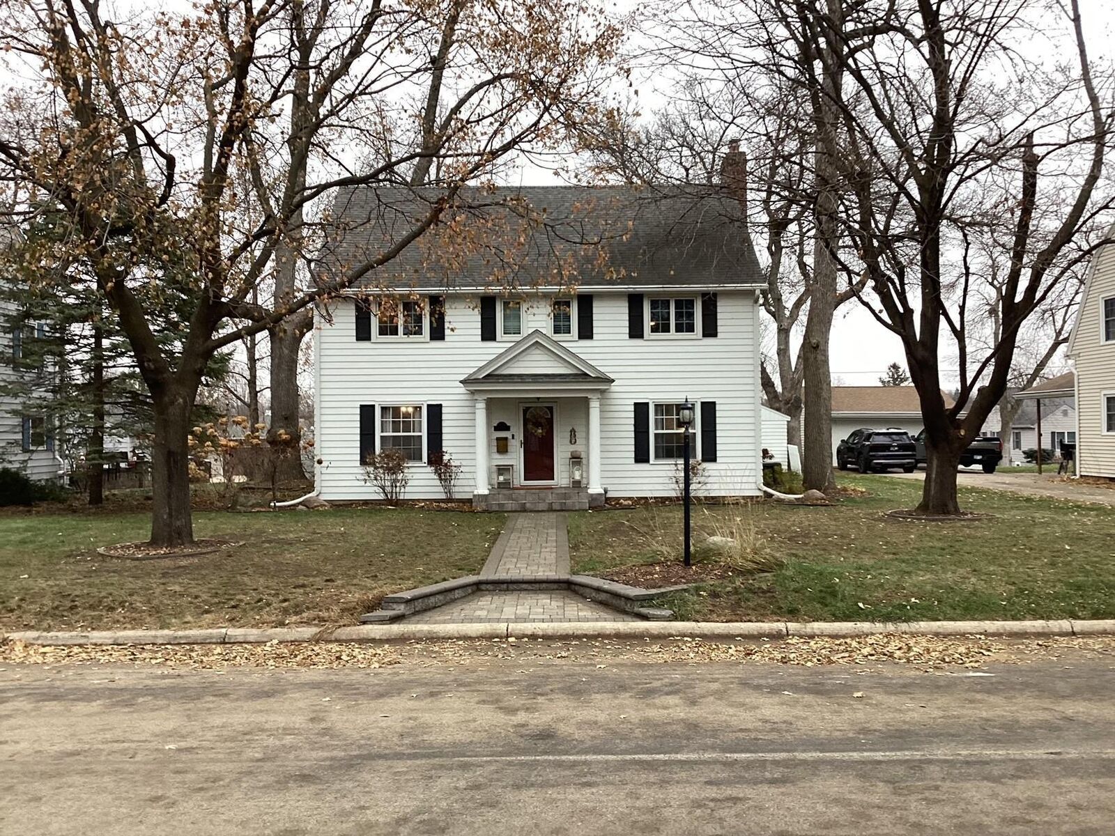 Property Photo:  210 Lee Place  MN 56007 