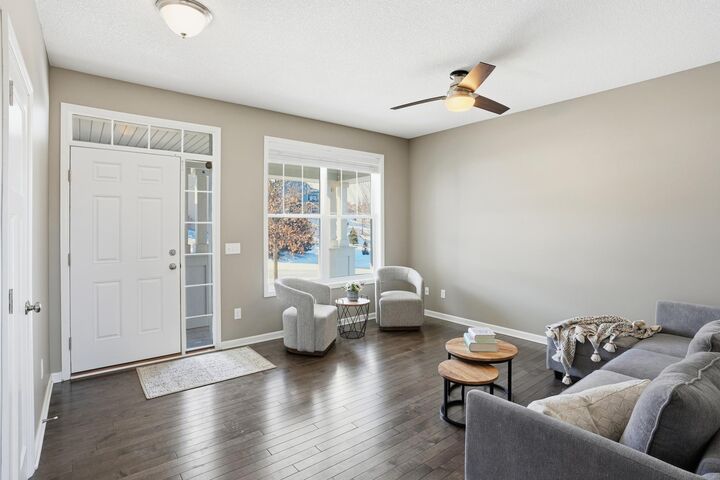 Property Photo: 1525 Hemlock Way MN 55317