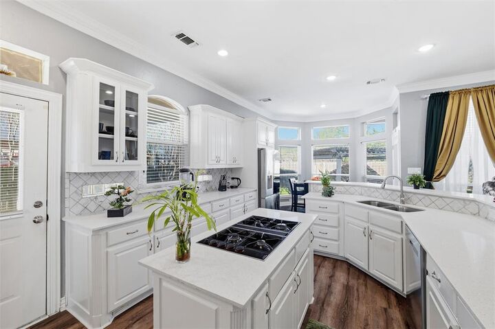 Property Photo:  2859 Fairway Drive  TX 75104 