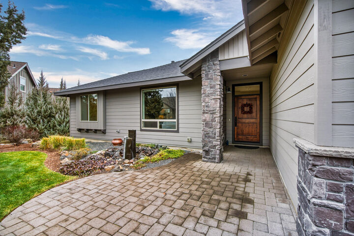 Property Photo: 10064 Juniper Glen Circle OR 97756