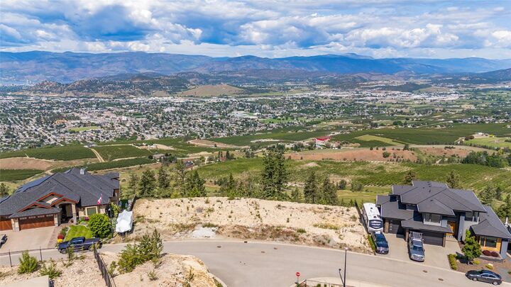 1726 Carnegie Street  Kelowna BC V1P 1T3 photo