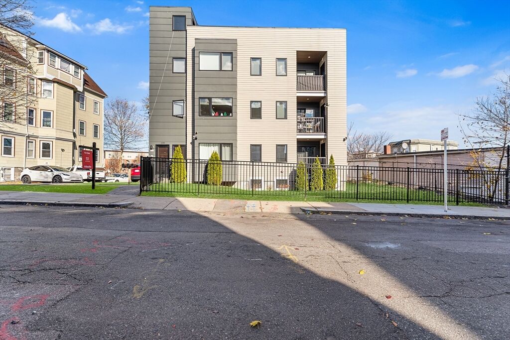 Property Photo:  108 Maywood St 2  MA 02119 