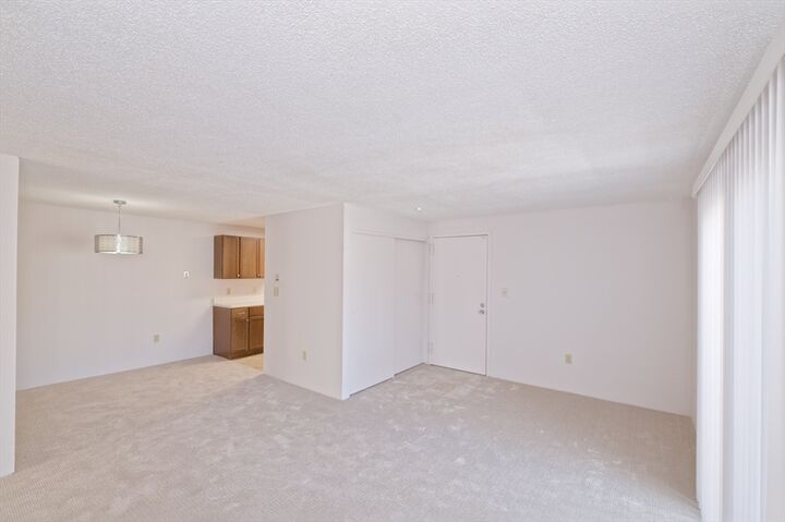 Property Photo:  3 Post Oak Lane 9  MA 01760 