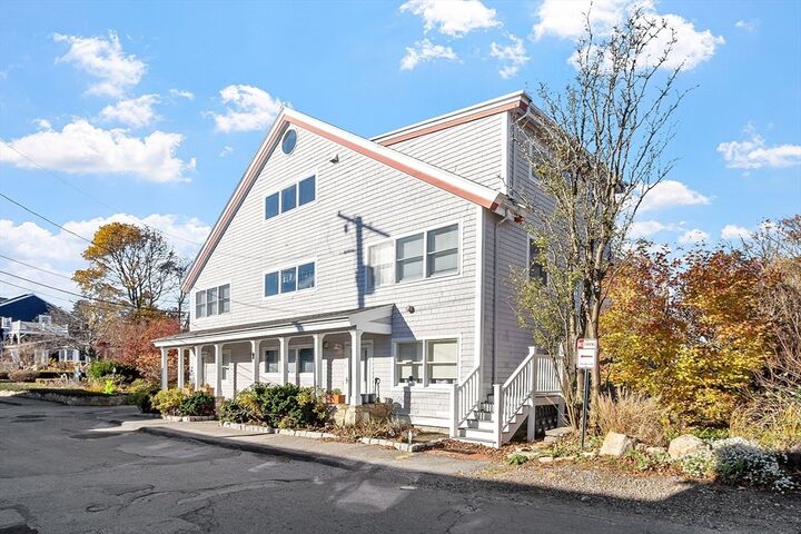 Property Photo:  60 Rocky Neck Ave 202  MA 01930 