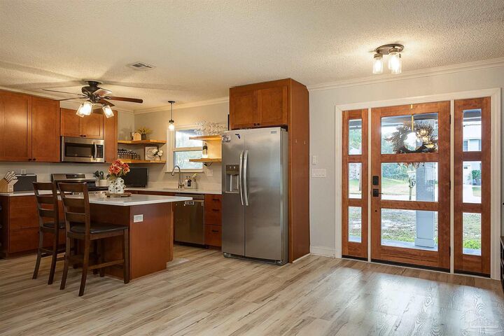 Property Photo: 3262 West Ave FL 32563