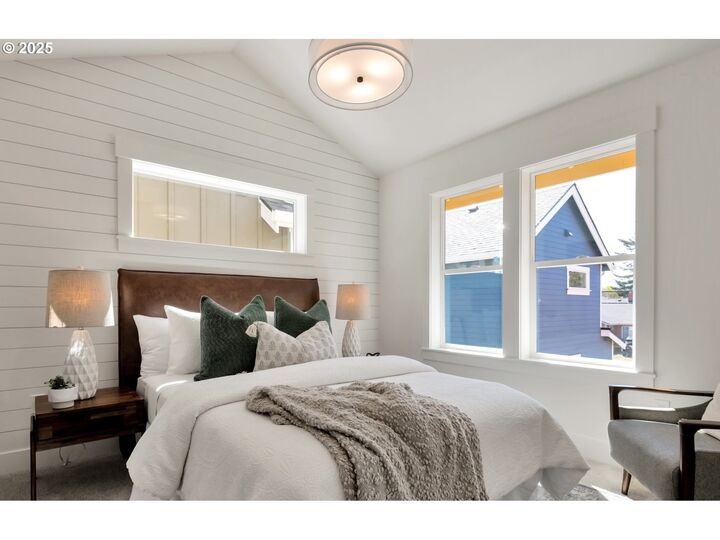 Property Photo:  7263 SE Duke St 7  OR 97206 