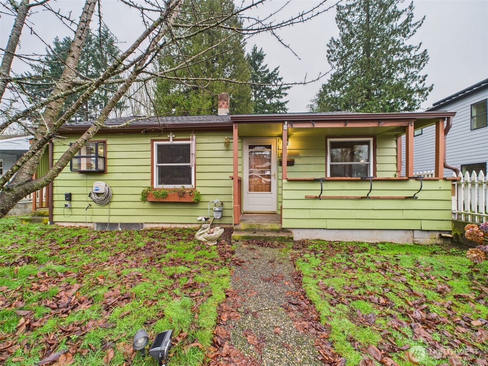 Property Photo: 15822 26th Avenue NE WA 98155