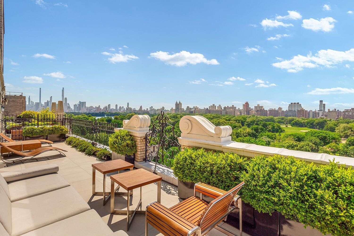 Property Photo:  1200 5th Avenue Phb  NY 10029 