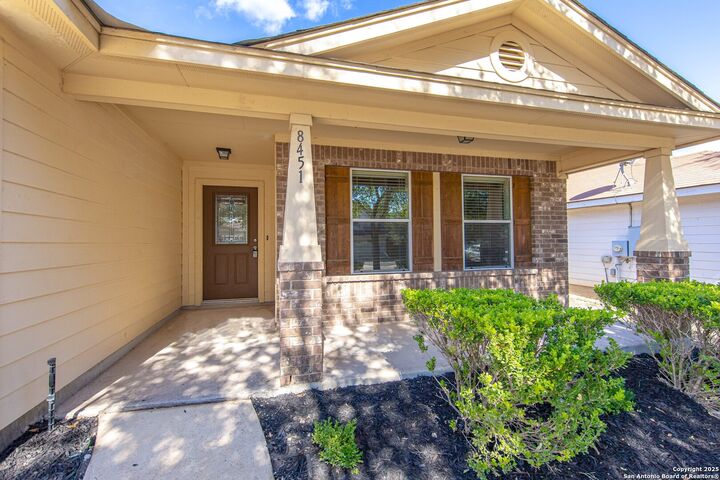 Property Photo:  8451 Blackstone Cove  TX 78109 