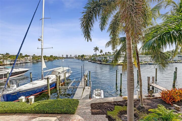 Property Photo: 516 Hendricks Isle 2C FL 33301