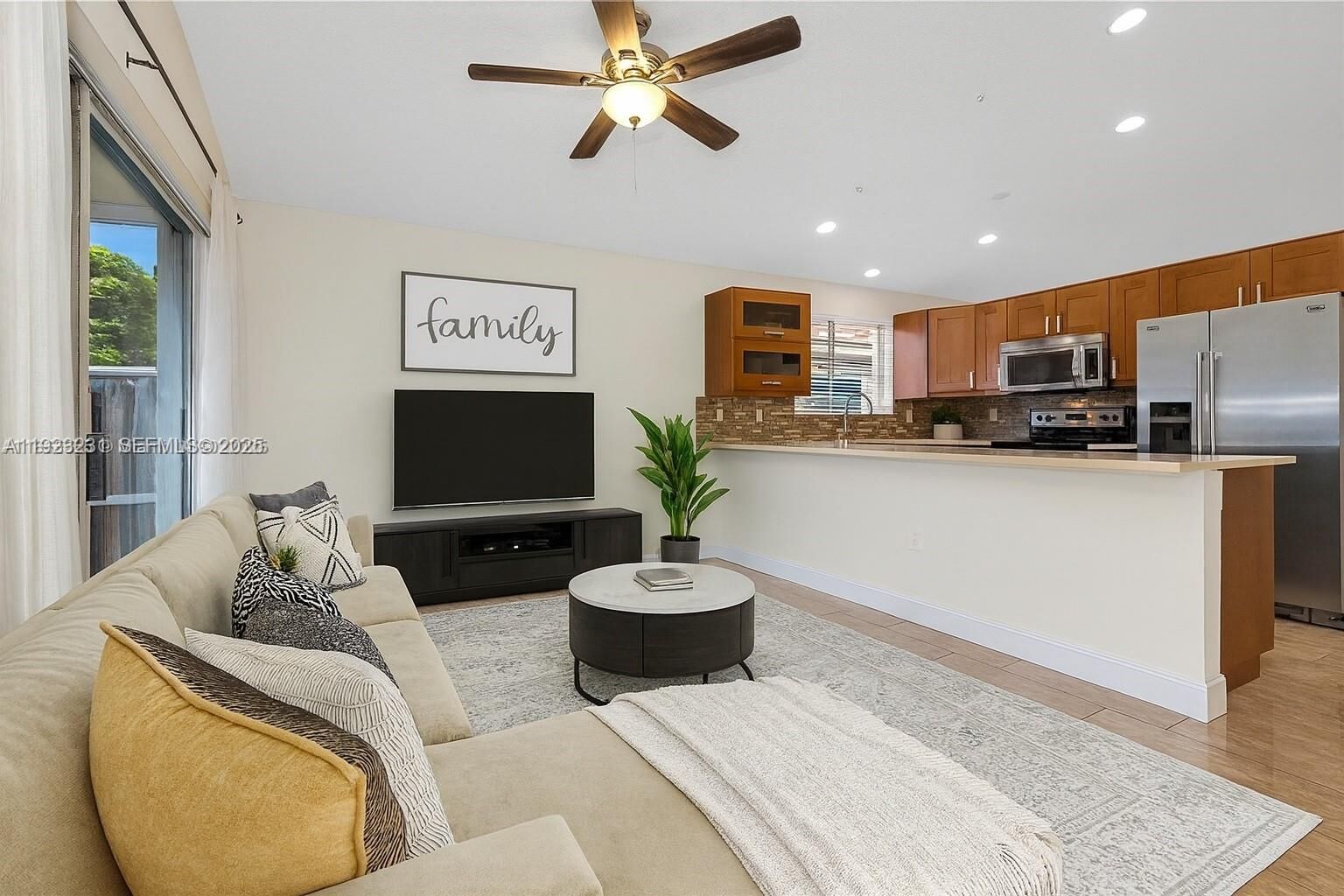 Property Photo:  113 Danielle Ct  FL 33326 