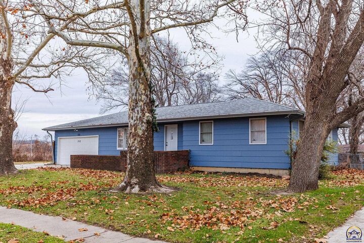 Property Photo: 102 Navarre St KS 66533