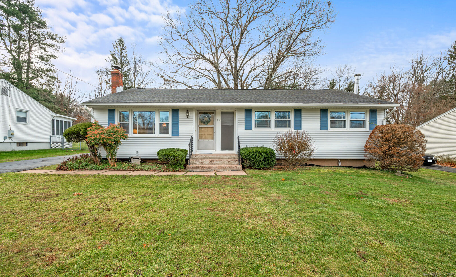 Property Photo:  85 Beacon Hill Road  CT 06108 