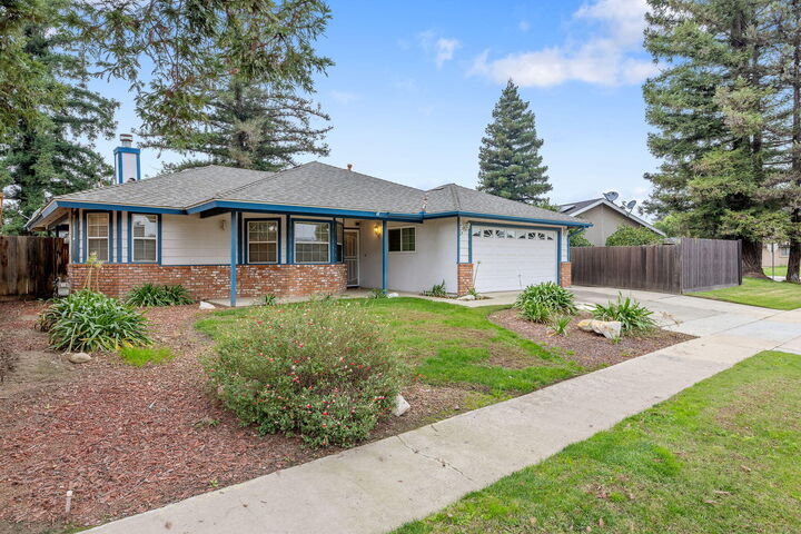 Property Photo: 1279 Lincoln Street CA 93274