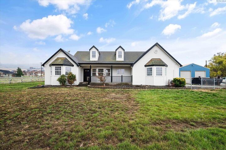 Property Photo:  535 SW Bennett Ave  WA 99350 