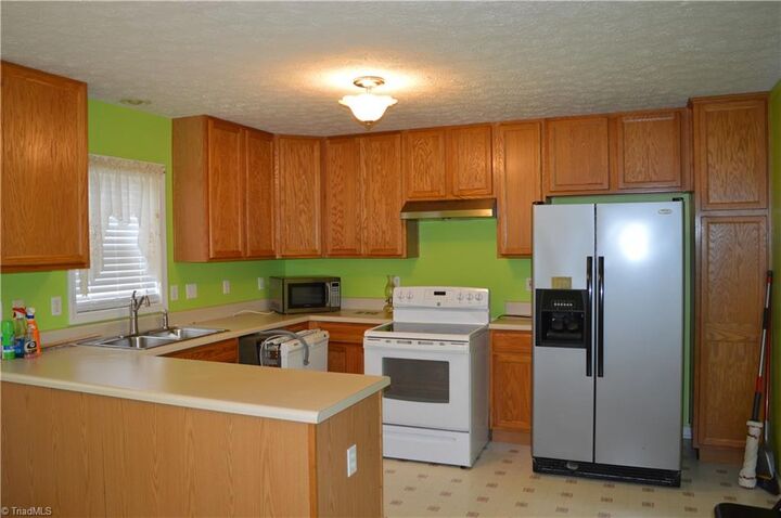 Property Photo: 771 Hamlet Road NC 27320