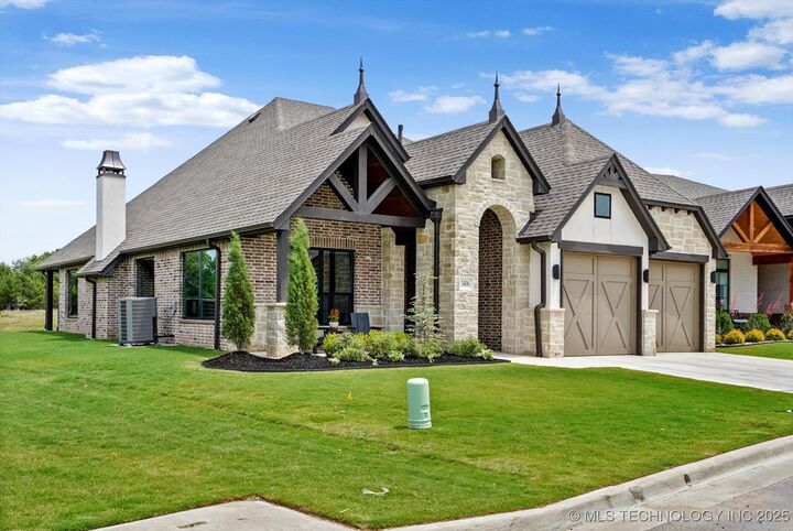 Property Photo:  3406 W Quantico Place  OK 74011 