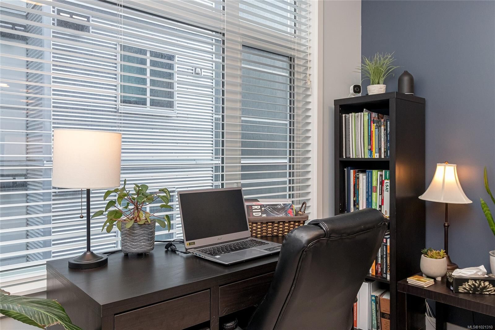 Photo de la propriété: 868 Orono Ave 304 BC V8B 0X9